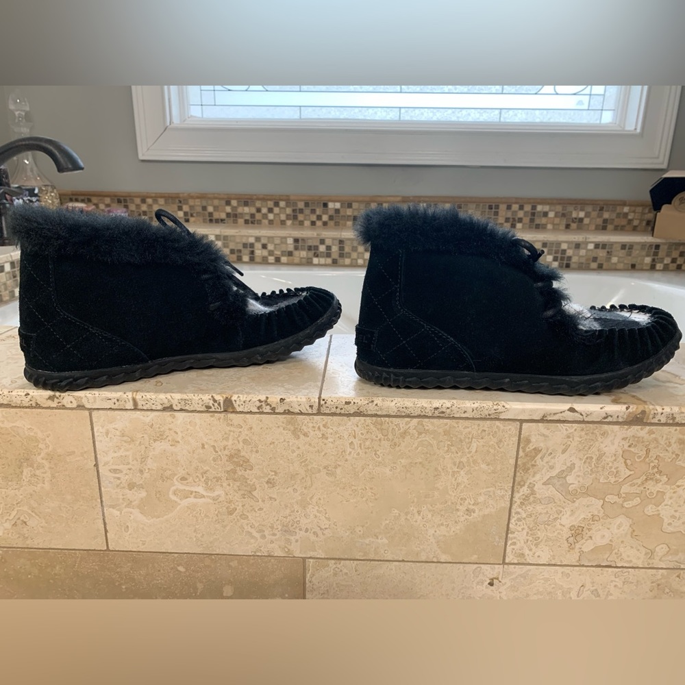 Sorel Out N About Fur Moccasin - Picture 5 of 7